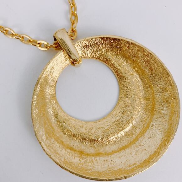 VTG 1970s Gold Tone Mod Crescent Pendant Necklace Statement Jewelry Sculptural - Picture 7 of 15